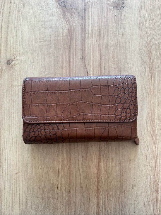 n/a Handbags - Croc-Embossed Brown Women's Wallet